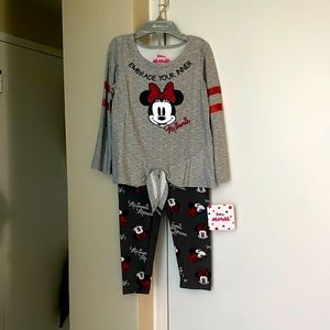 Brand new with tags Disney Minnie Mouse outfit Size 3T
